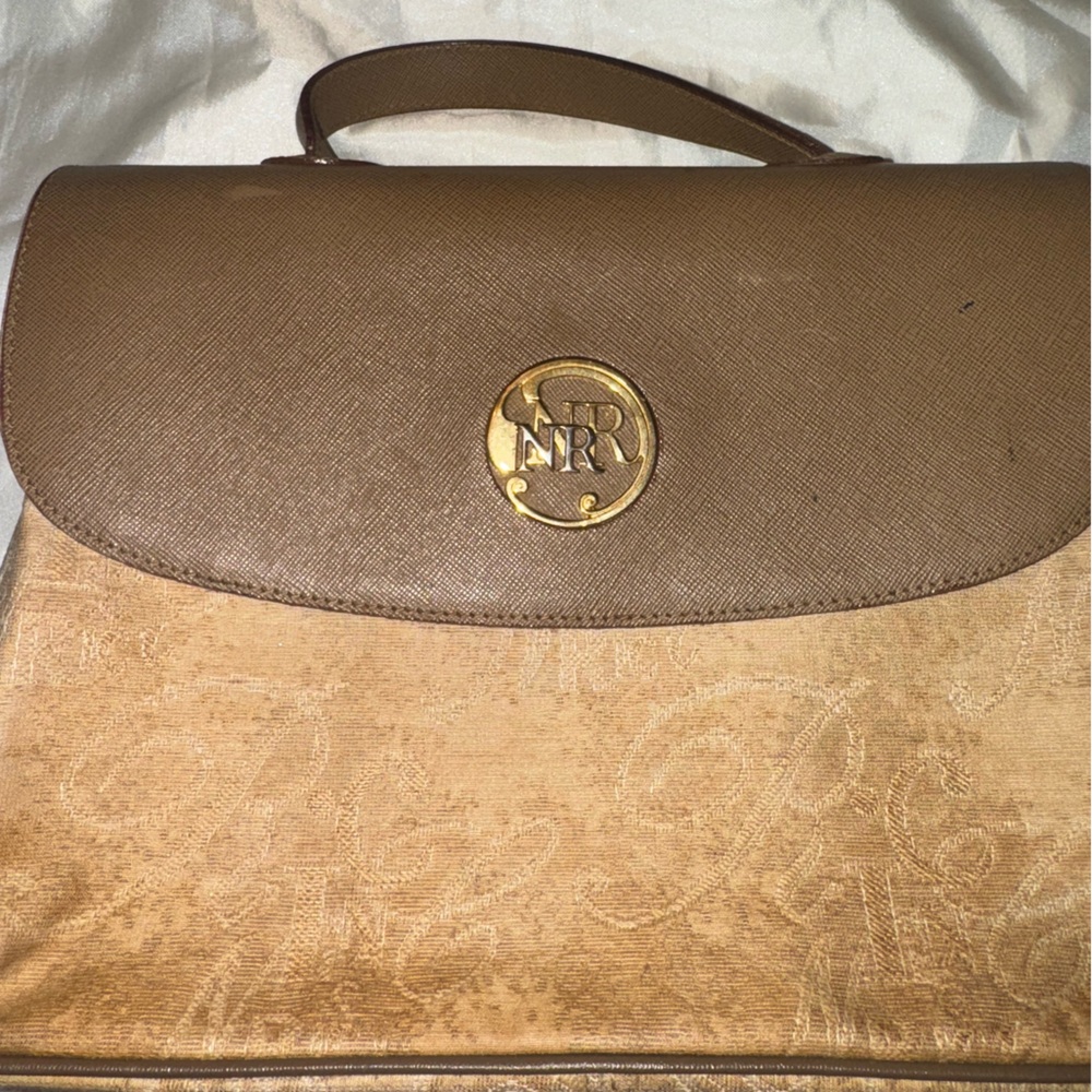 🌹Nina Ricci 🌹 canvasTan and Gold top handle bag
